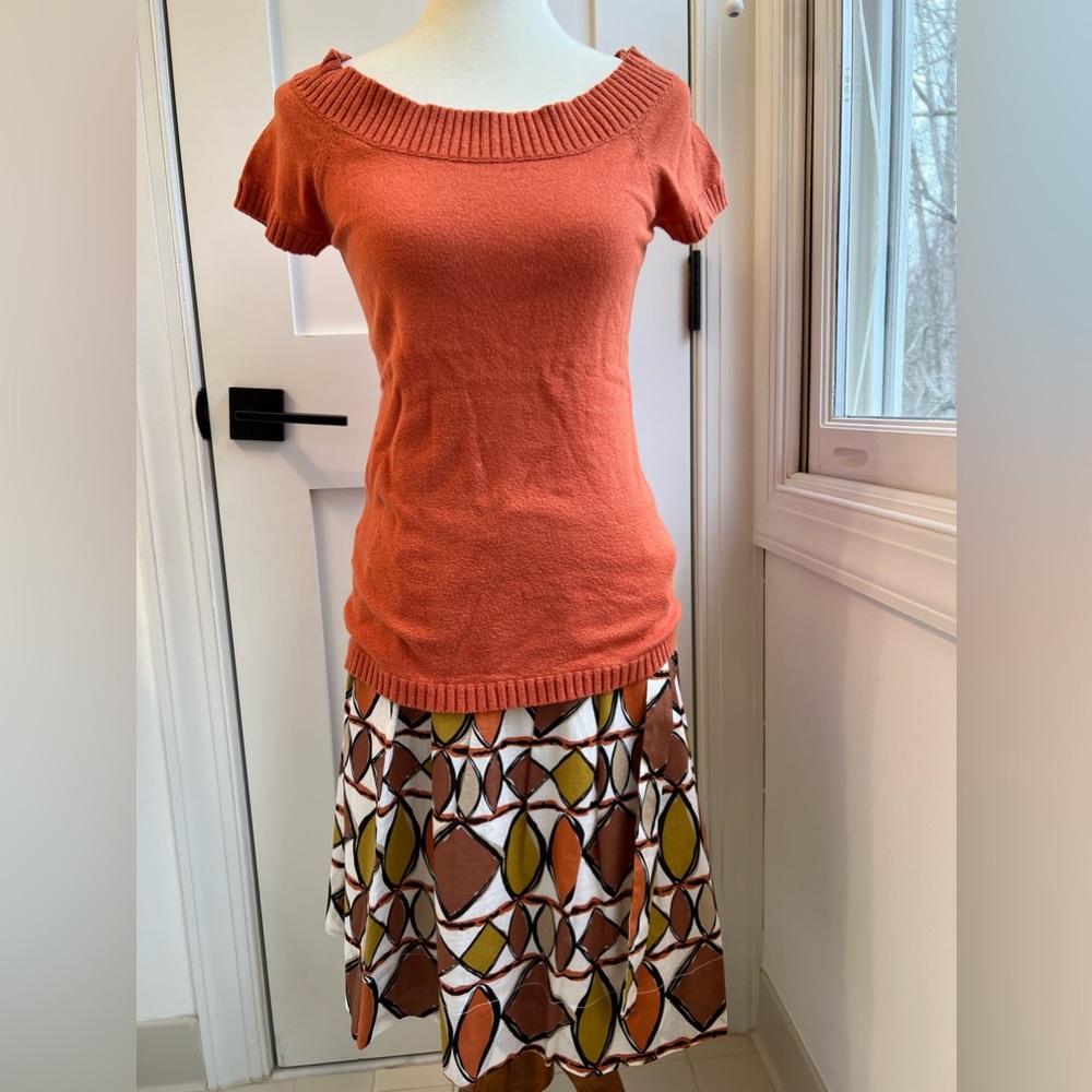 BCBG maxazria women top and skirt set - top: size L; skirt: size:6
